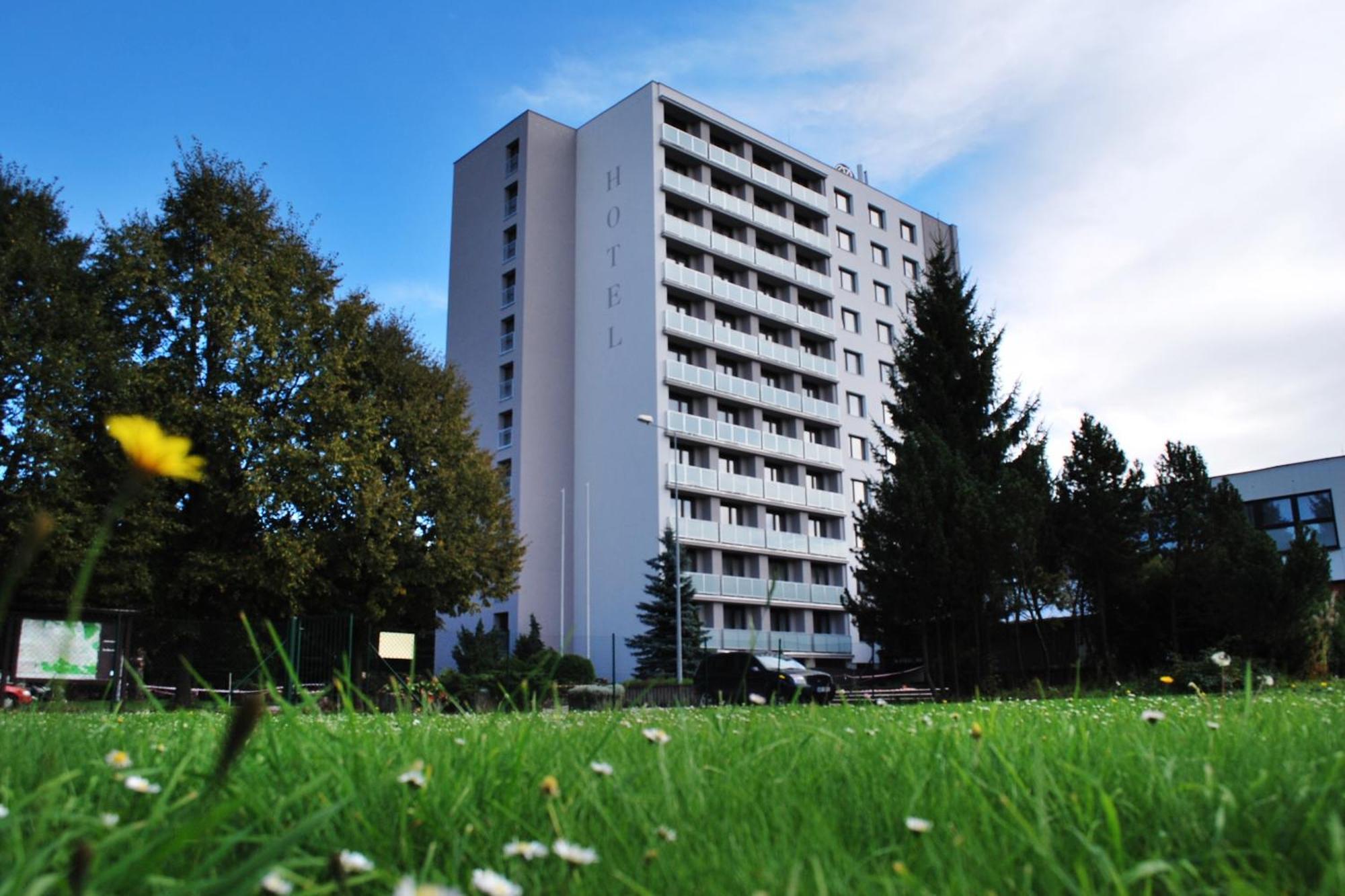 Patria Hotel Trutnov Exterior foto
